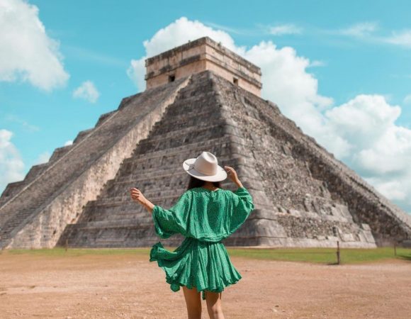 Chichén Itzá Tour + Round Transportation