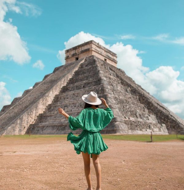 Chichén Itzá Tour + Round Transportation